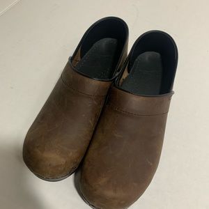 Dansko profesional leather slip on clogs